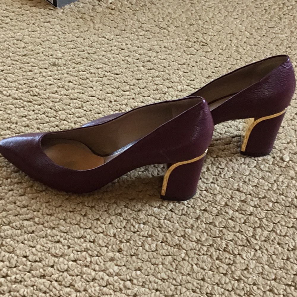 Chloe Burgundy & Gold Classic  Pumps. 9.5 Reduced